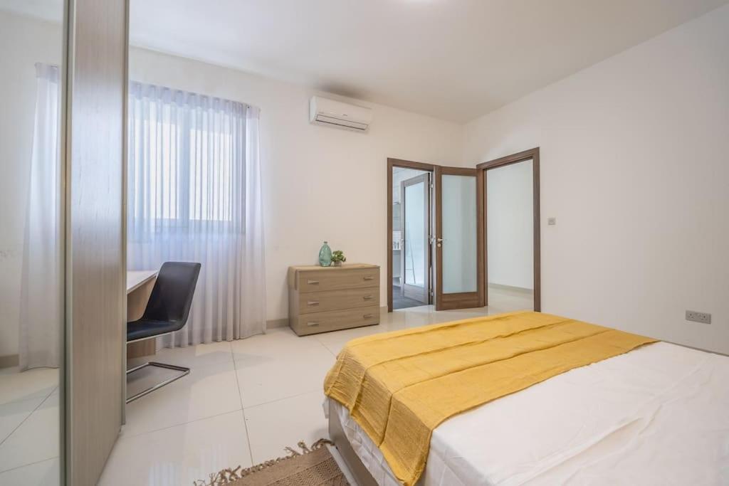 Apartment Modern 3 Bedrooms Penthouse With A Breathtaking Valletta View *